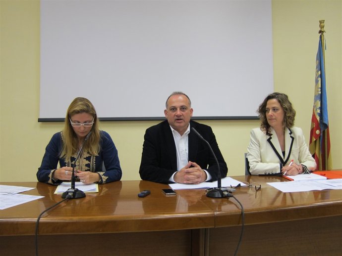 Marco, Calabuig Y Martín Durante La Rueda De Prensa