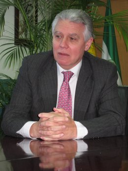 El Consejero De Gobernación Y Justicia, Francisco Menacho. 