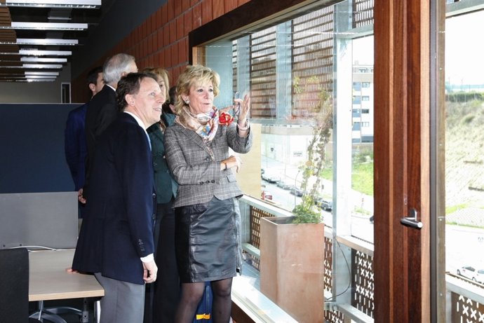 Aguirre En El Momento De La Visita A IDOM