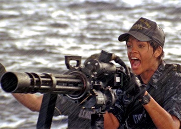 Rihanna En Battleship