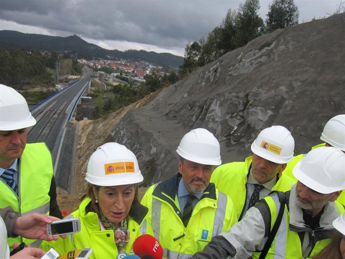 Ana Pastor Sobre El AVE