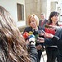 AV.- Elena Valenciano ofrece "diálogo" aunque advierte de que no aceptará un "trágala" de "la derecha" 