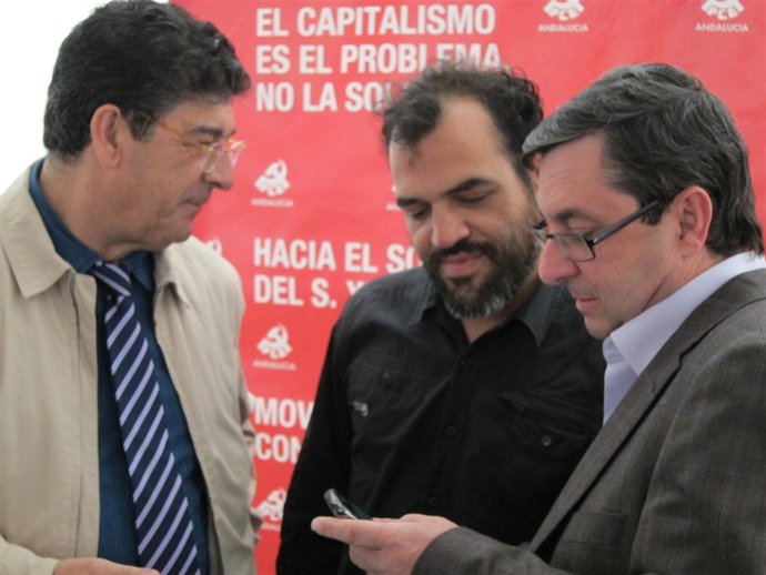 Centella Junto A Valderas Y Mariscal