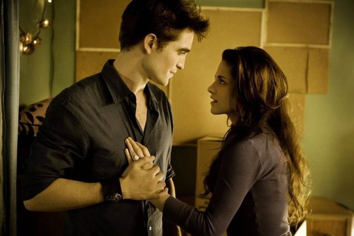 Kristen Stewart Y Robert Pattinson En Crepúsculo