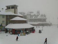 Empresarios de Sierra Nevada piden a Cetursa que replantee el fin de la temporada ante últimas nevadas