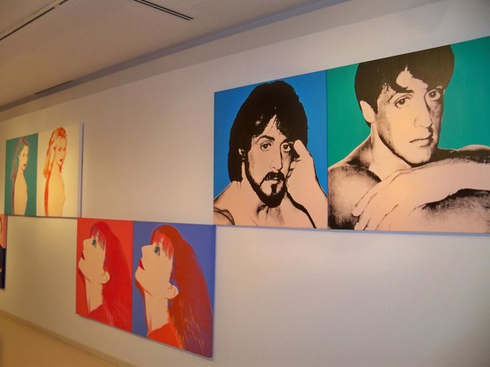 Exposición De Warhol En El Patio De La Infanta De Ibercaja