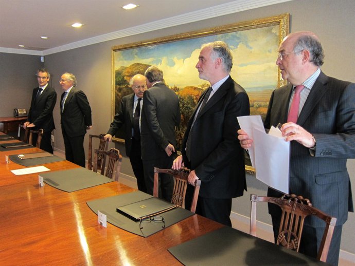 De Izqda A Dcha: J.Ibern, J.M.Nin, A.Mas-Colell, I.Fainé, R.Banquells Y A.Millet