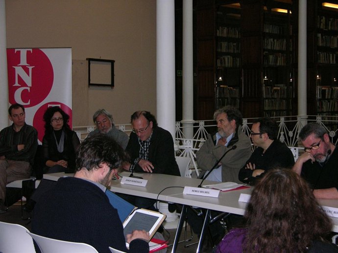 El equipo de 'Mequinensa' presenta la obra de teatro en la Fundació Tàpies