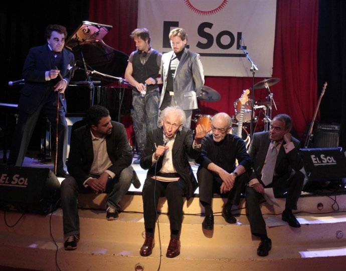 Albert Boadella Y El Equipo De 'Amadeu'