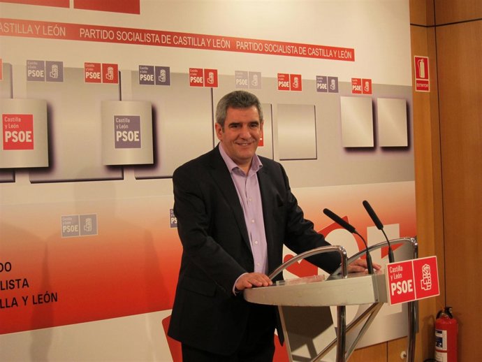 Secretario Del Pscyl, Julio Villarrubia