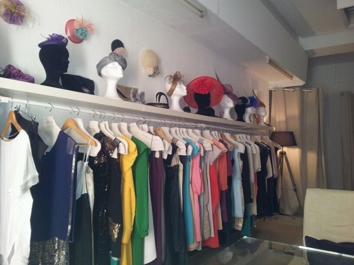 Interior Del Establecimiento De Rental Vogue