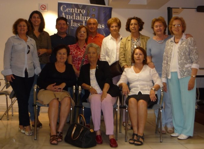 Un Grupo De Participantes En Una Actividad Del Centro Andaluz De Las Letras. 