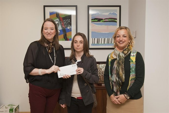 La Consejera Entrega El Premio Mujer Digital A Rocío Muñóz 