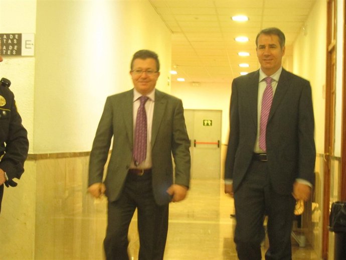 Joan Flaquer Junto A Su Abogado Carlos Florit