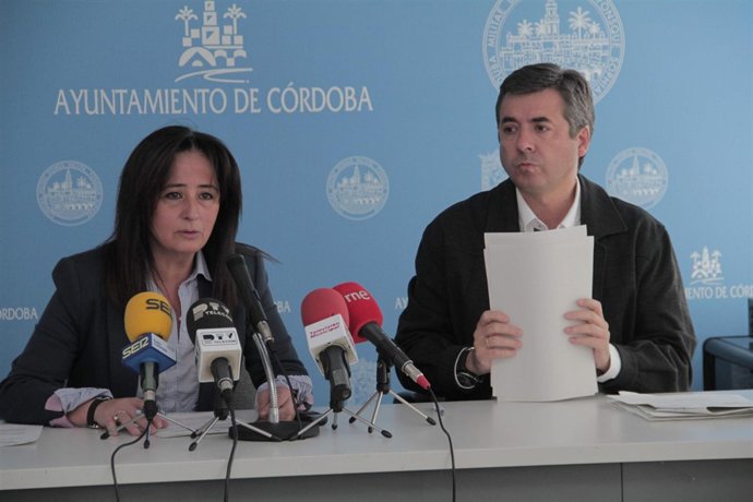 Tamayo Y Torrico En La Rueda De Prensa