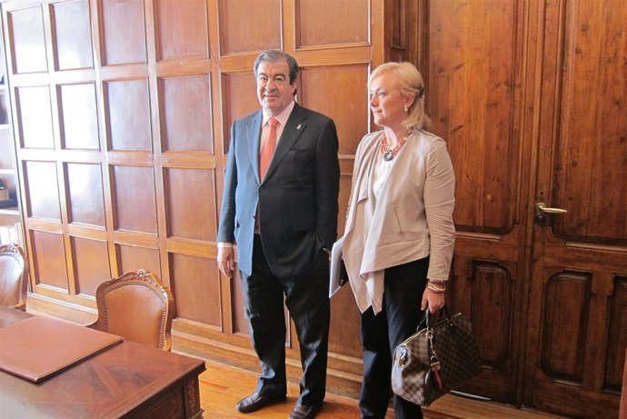 Francisco Álvarez-Cascos Y Mercedes Fernández