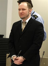 Breivik se atribuye el "ataque político más espectacular desde la II Guerra Mundial"