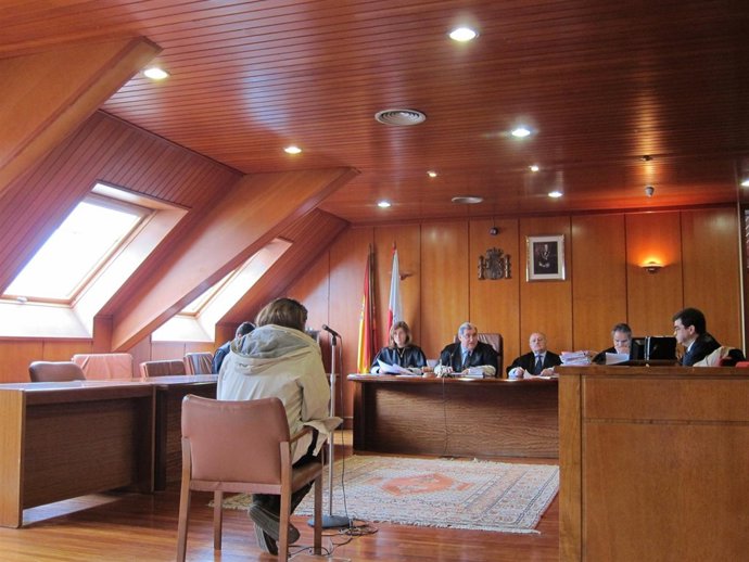 Juicio Contra La Mujer Acusada De Intentar Matar A Su Madre Quemando Su Colchón