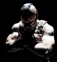 The Dark Knight Rises: Tom Hardy compara su Bane con el Joker de Heath Ledger