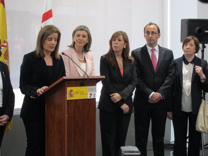 La Ministra F.Báñez Inaugura Una Oficina De La SS En Barcelona