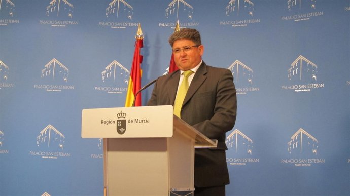 El Alcalde De Los Alcázares, Anastasio Bastida, En El Palacio De San Esteban