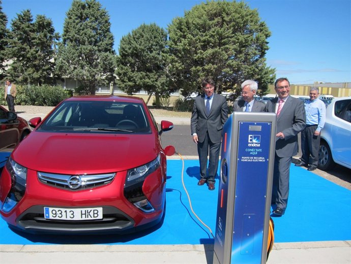 Inauguración Postes De Recarga Opel Ampera En Figueruelas (Zaragoza).