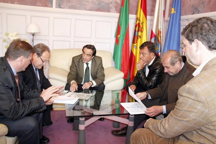 Calderón Y Los Constructores 