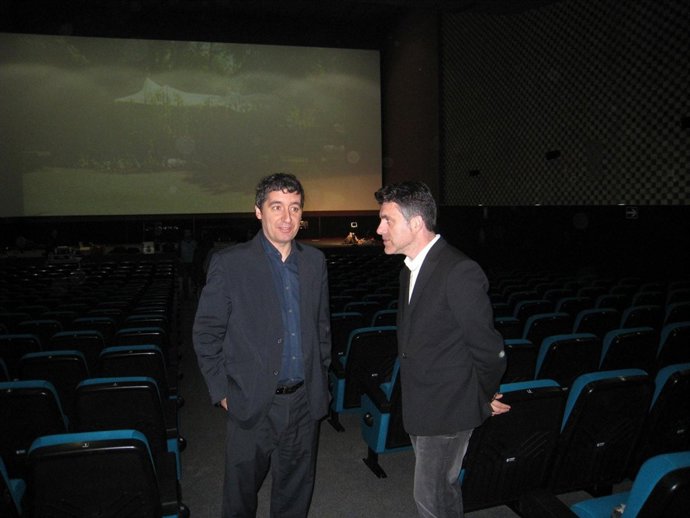 El Consejero De Cultura Y Turismo En Su Visita A La Filmoteca