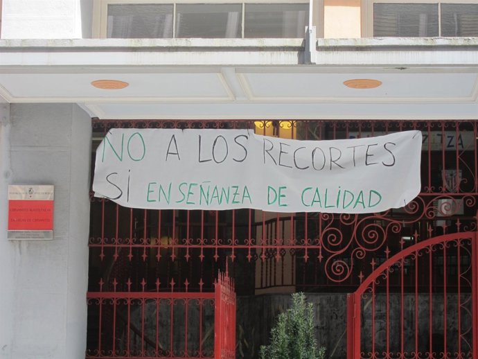 Cartel Contra Los Recortes En Un Colegio De Bilbao