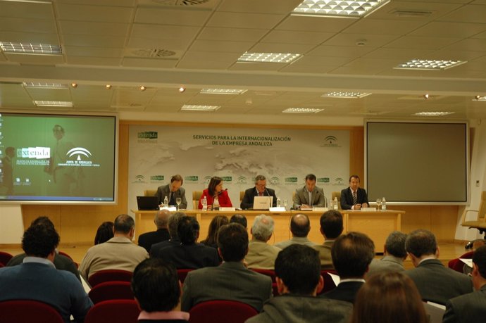 Empresarios Andaluces Participan En Una Jornada De Negocio En El Golfo Pérsico.