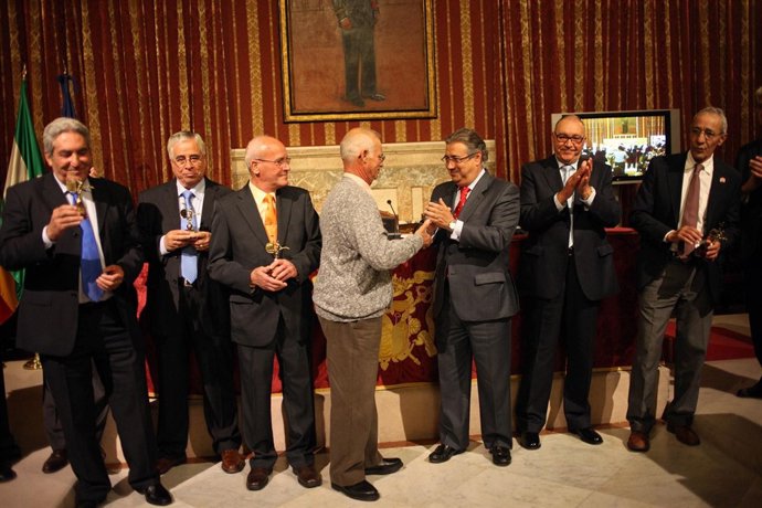 Zoido En Un Acto Con Jubilados De Tussam