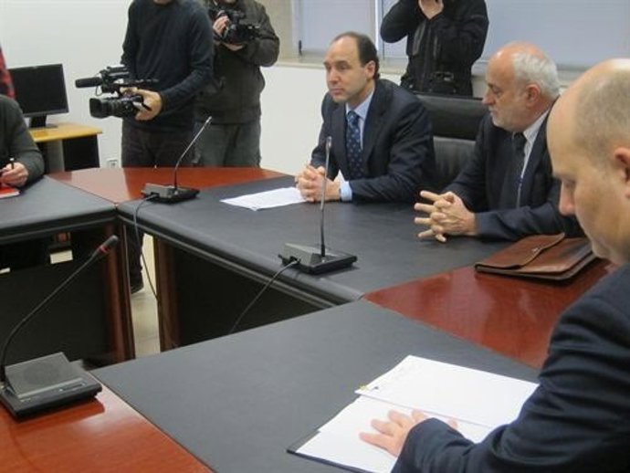 Reunión Gobierno De Cantabria Y El CES