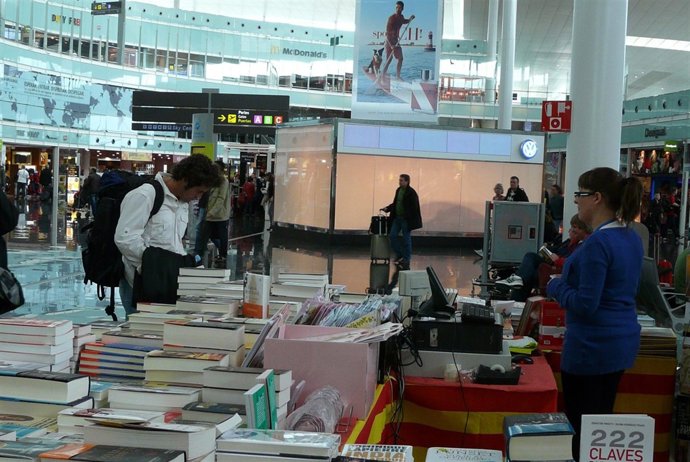 Aeropuerto De Barcelona (Día Del Libro)