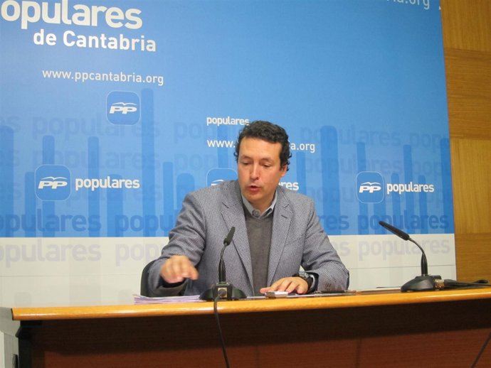 El Diputado Del PP Íñigo Fernández