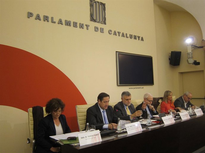 El Conseller J.M.Pelegrí (Segundo Por La Izqda)