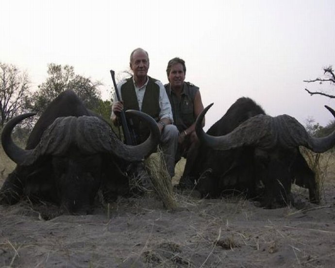 Protestas por la caza del rey