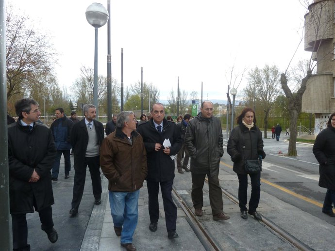 El Consejero Vasco De Transportes, Iñaki Arriola, Visita Las Obras Del Tranvía.