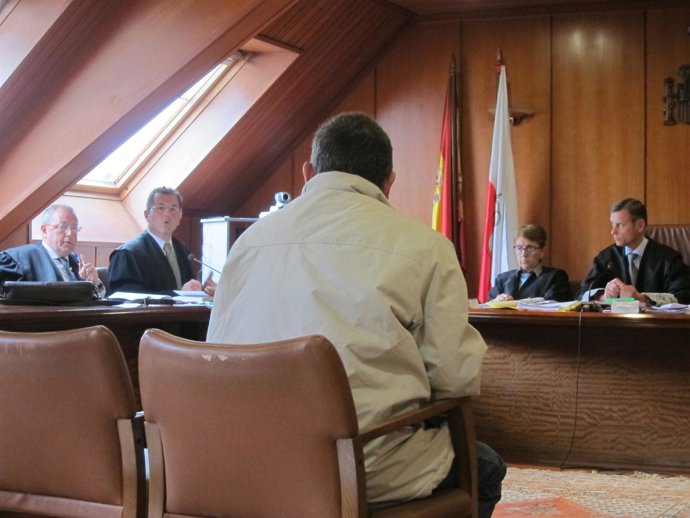 Juicio Por Apuñalamiento