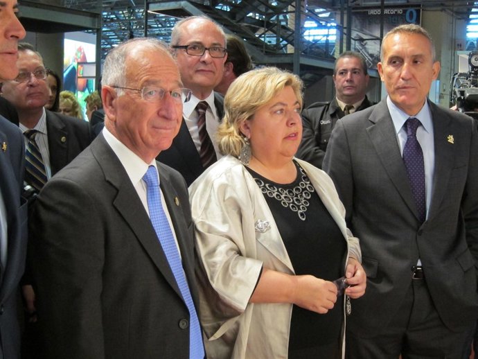 Clara Aguilera Junto A Gabriel Amat (Izq) Y Miguel López En La Expo-Agro Almería