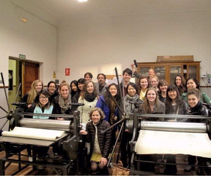 Estudiantes De Enseñanzas Artísticas De La Universidad De Washington En León.