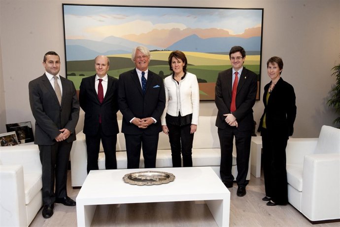 Barcina E Iribas, Con El Embajador Francés Y El Resto De La Delegación.
