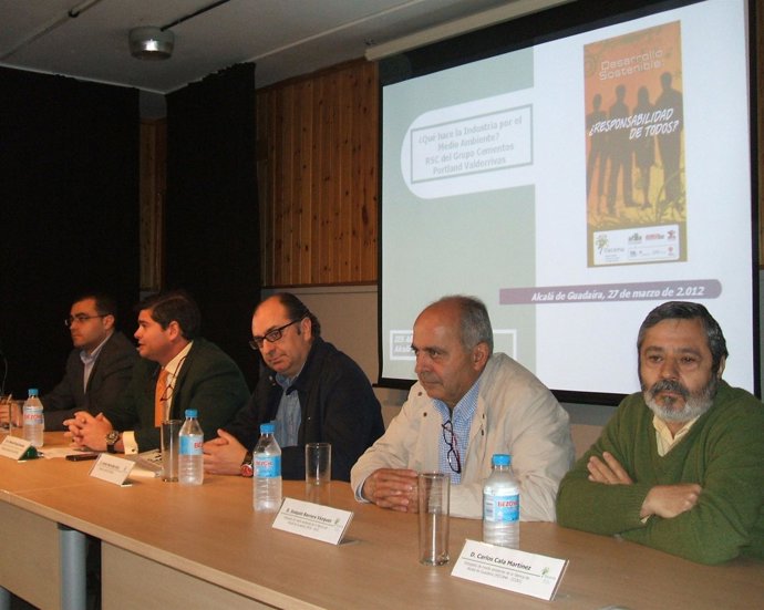 Jornada Sobre Desarrollo Sostenible Con Flacema, Cementeras Y Junta.