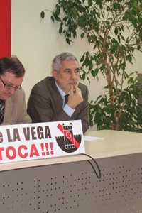 Llamazares dice que las explicaciones de Mato sobre el copago son un "monumento a la hipocresía"