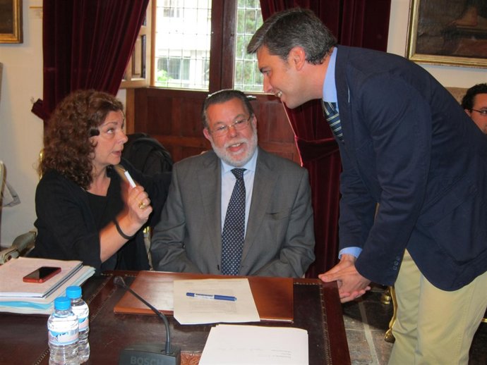 Niñoles Y Lorite Hablan En Presencia De Blanco