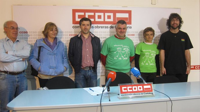 Miembros De La Plataforma Por La Enseñanza Pública