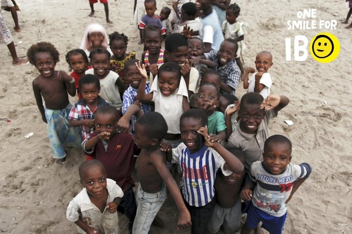 Niños De La Isla De Ibo (Mozambique)