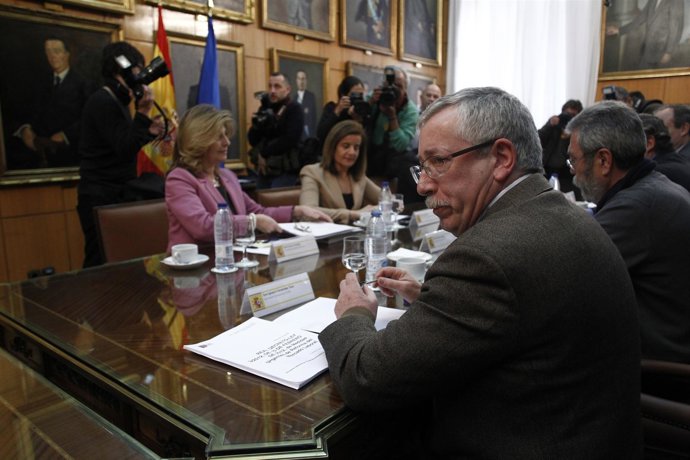 Bañez Se Reúne Con Los Sindicatos