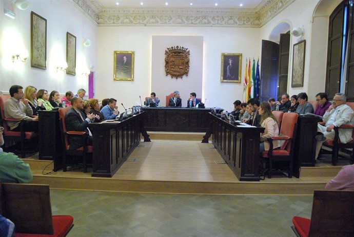 El Pleno De Utrera Durante El Debate De La Moción.
