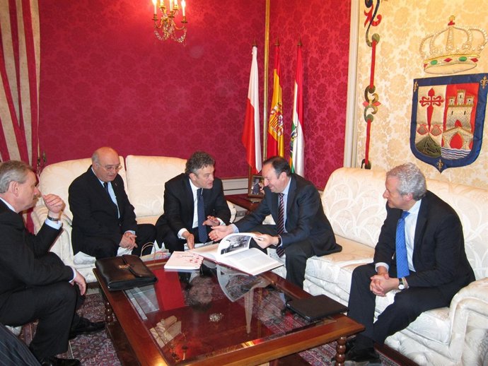 Sanz Con El Embajador De Polonia, Ryszard Schenpf