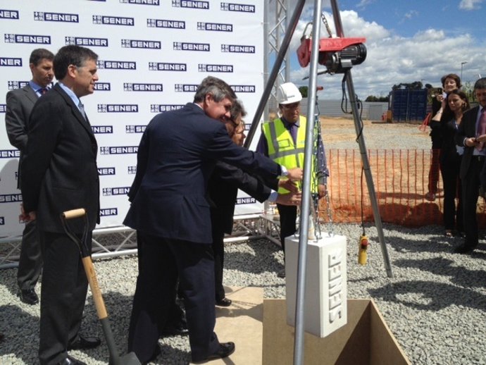 Artur Mas Y Lluís Recoder En La Primera Piedra De Sener